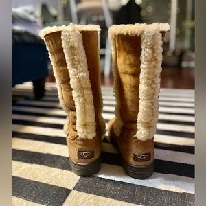 Ugg Sunburst Tall - Chestnut - size 8
